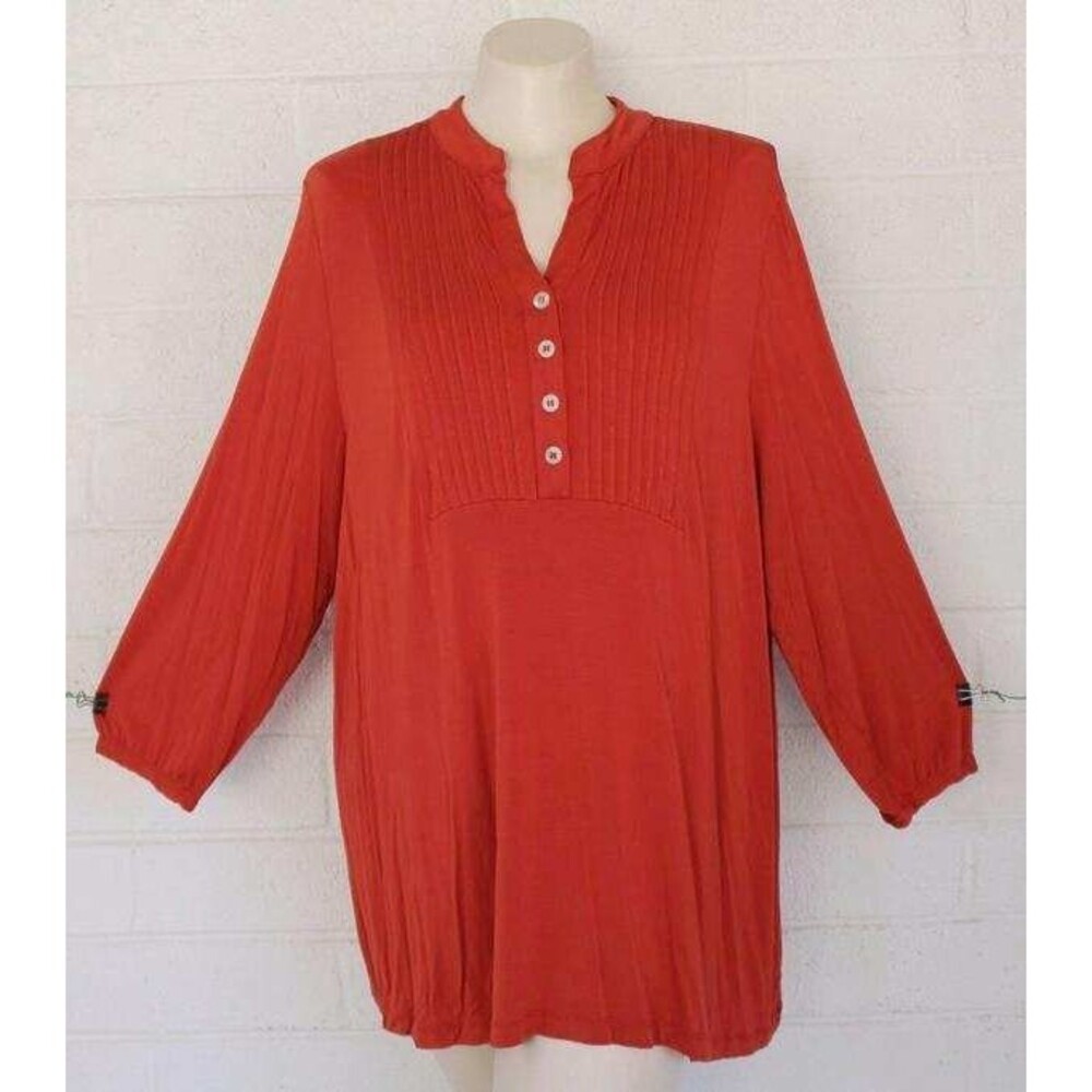 TravelSmith XL Red-Orange V-Neck Tucked Bib Front Long Knit Tunic Top